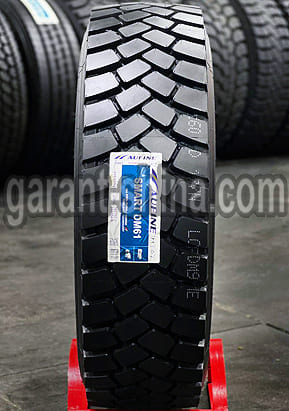 Aufine Smart DM61 (привод-карьер) 315/80 R22.5 160/157J 22PR - Фото реального протектора с этикеткой на выставке